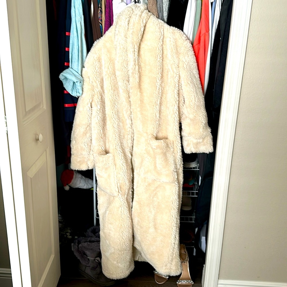 Fuzzy almost Teddy coat in cream from JLUXLABEL.. so cozy!